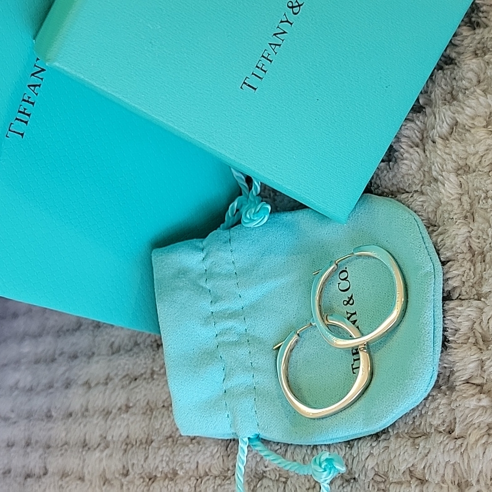 TIFFANY&CO CUSHION HOOPS